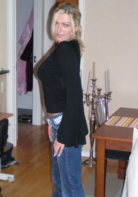 Лера индивидуалка Питера у метро Садовая индивидуалки лесбиянки